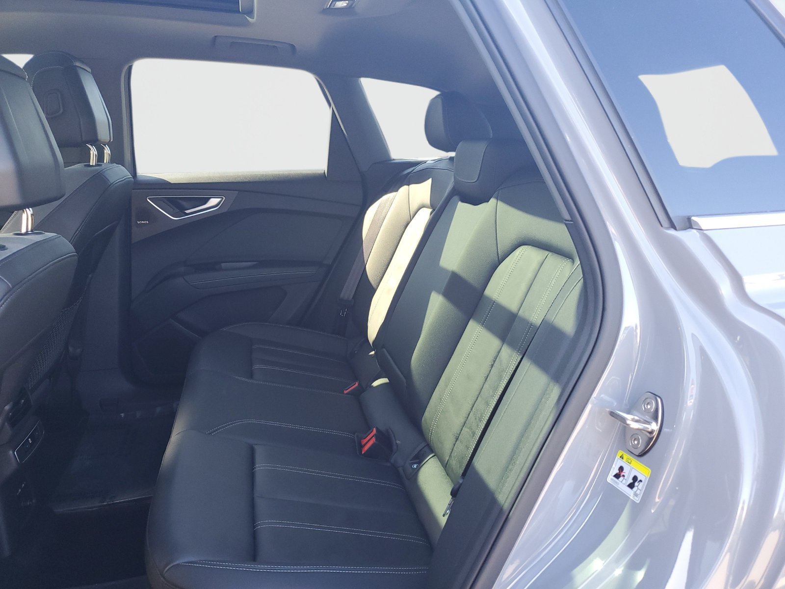 Used 2023 Audi Q4 e-tron Prestige AWD/4WD image 13