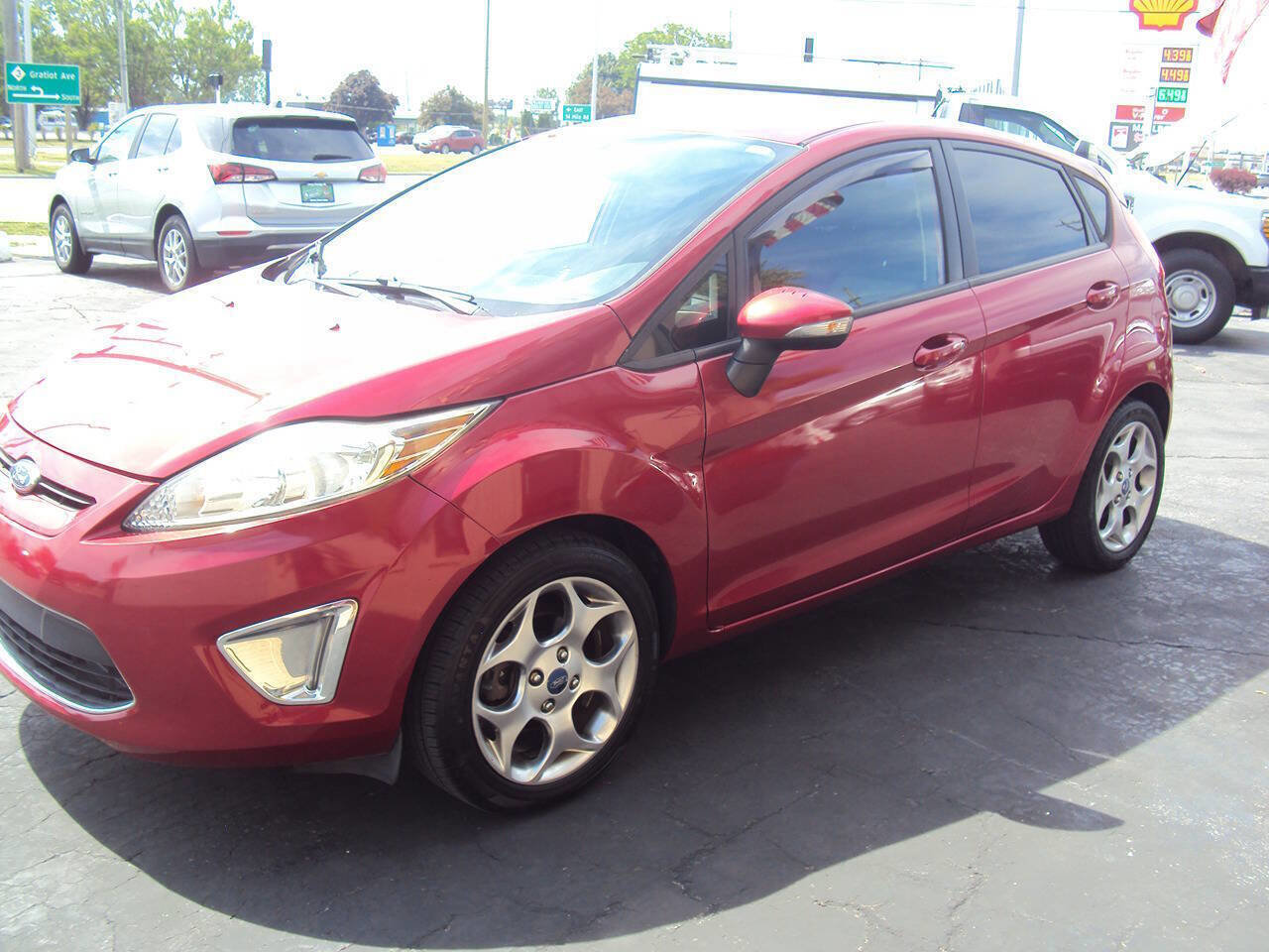 Used 2011 Ford Fiesta SES FWD image 3