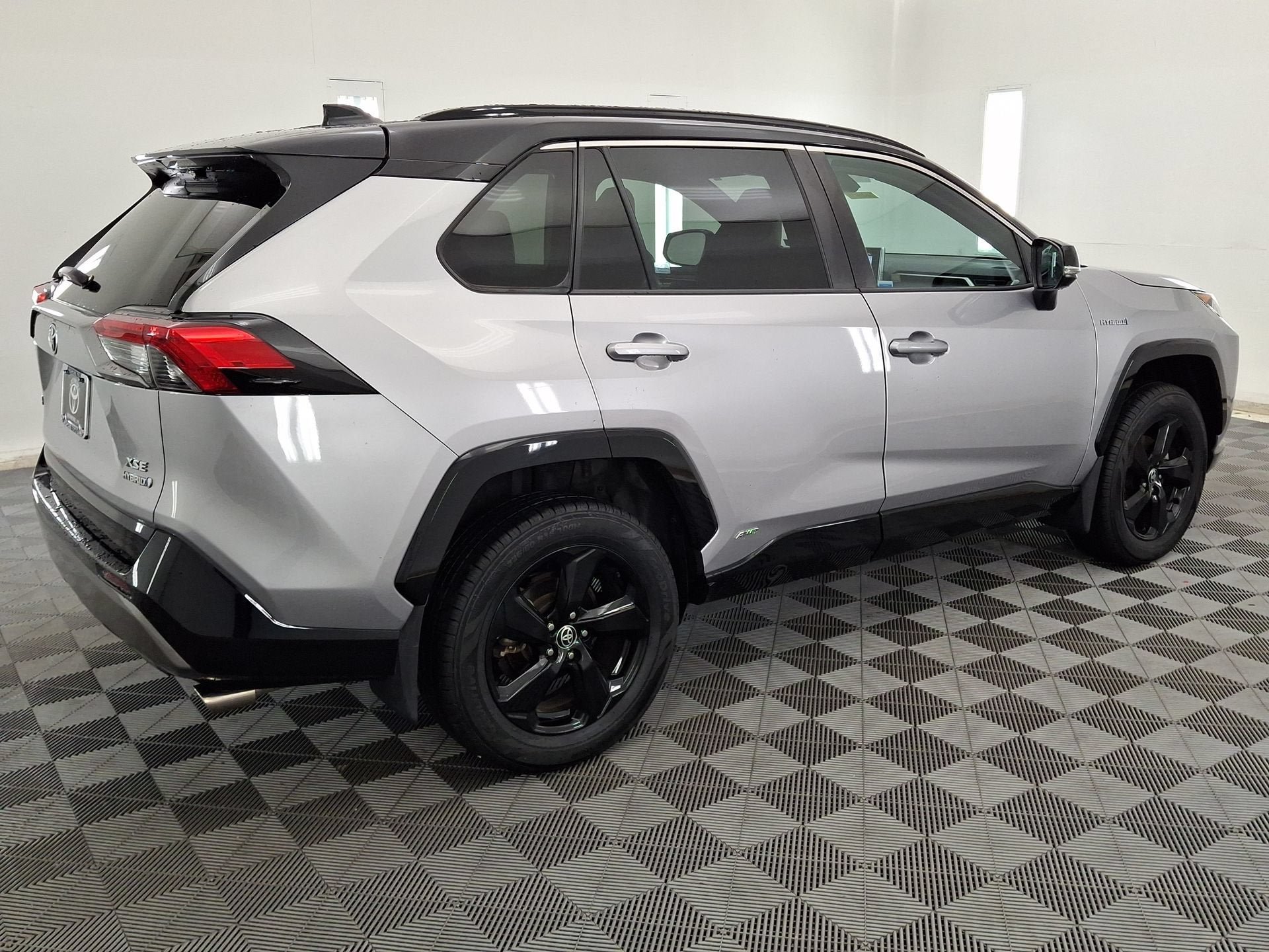 Used 2021 Toyota RAV4 XSE AWD/4WD image 26