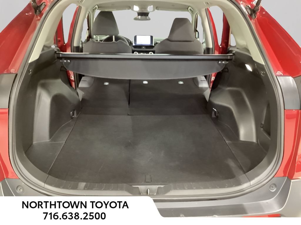 Used 2025 Toyota RAV4 XLE AWD/4WD image 16