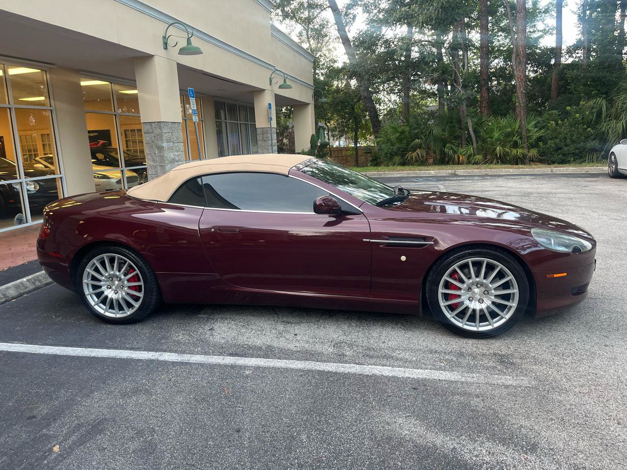 Used 2007 Aston Martin DB9 Volante RWD image 17