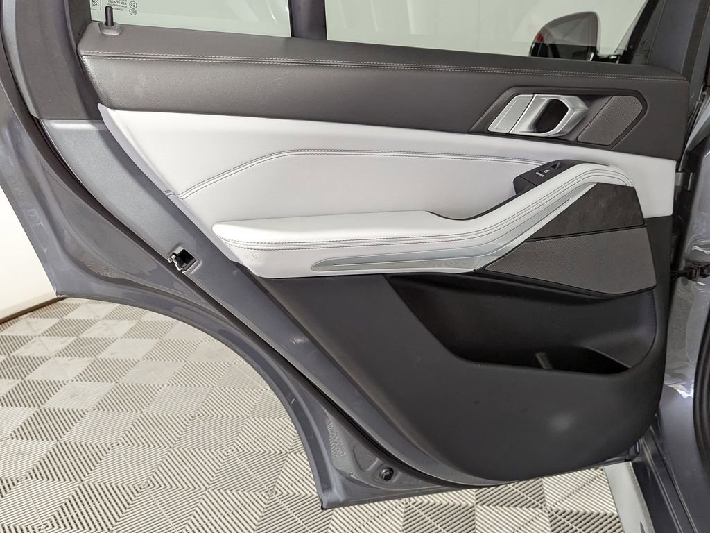 Certified 2024 BMW X5 xDrive40i w/ M Sport Package image 46