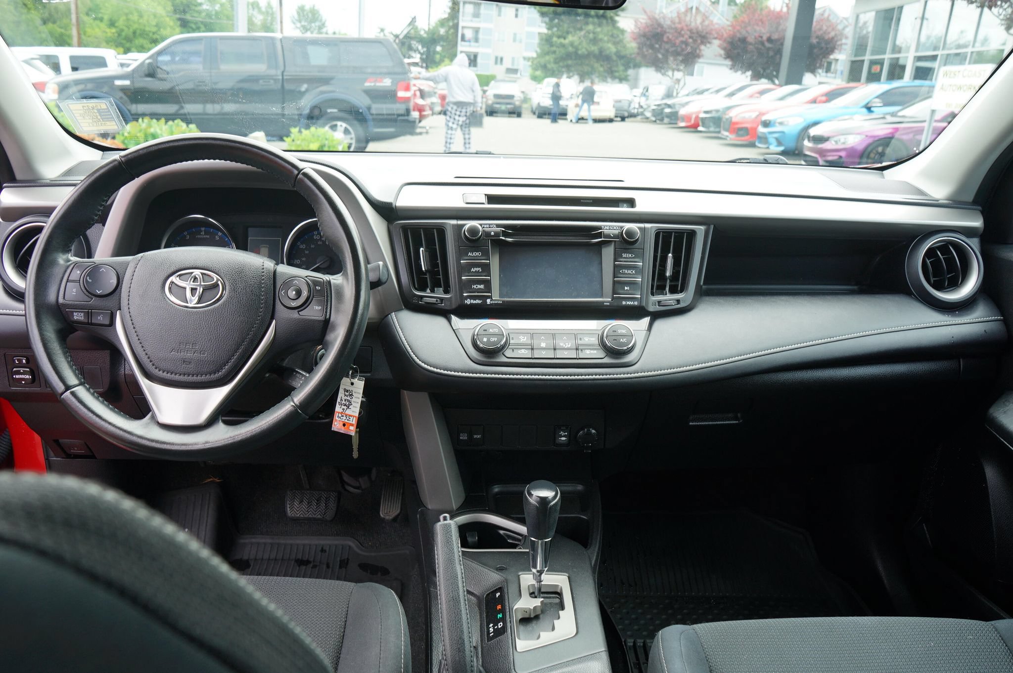 Used 2016 Toyota RAV4 XLE AWD/4WD image 16
