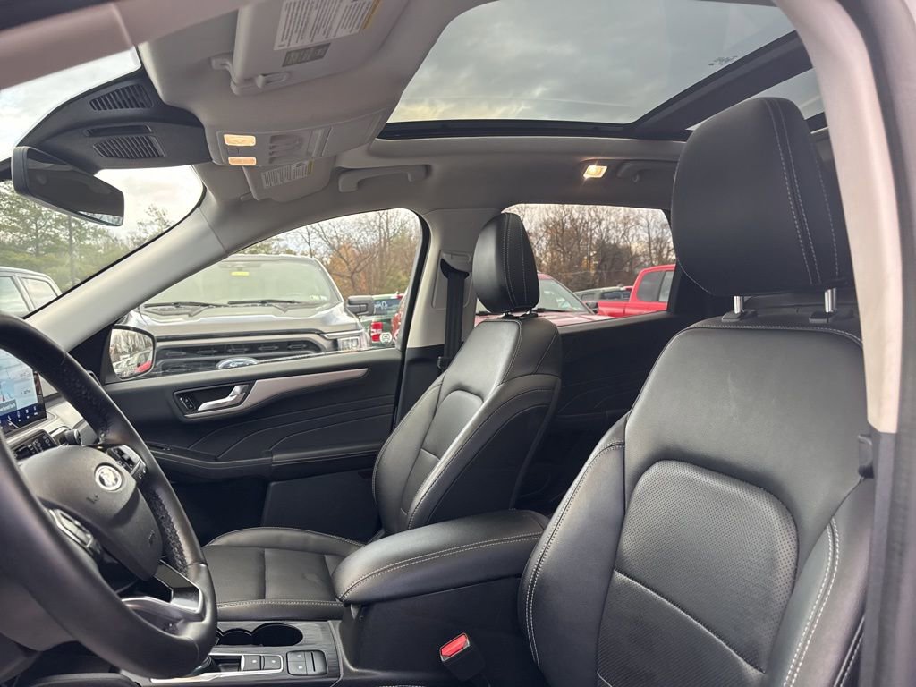 Certified 2022 Ford Escape SEL w/ Technology Package image 13