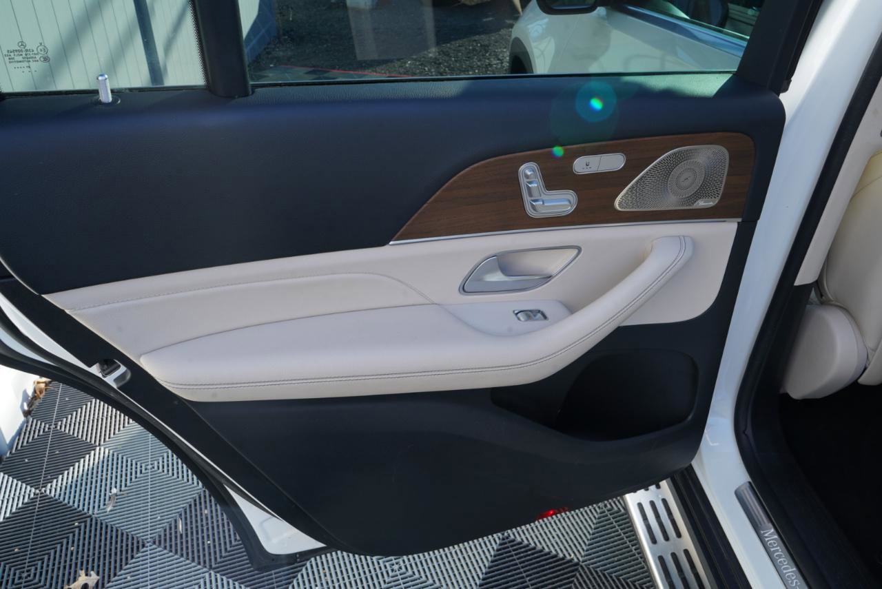 Used 2022 Mercedes-Benz GLS 450 4MATIC image 42