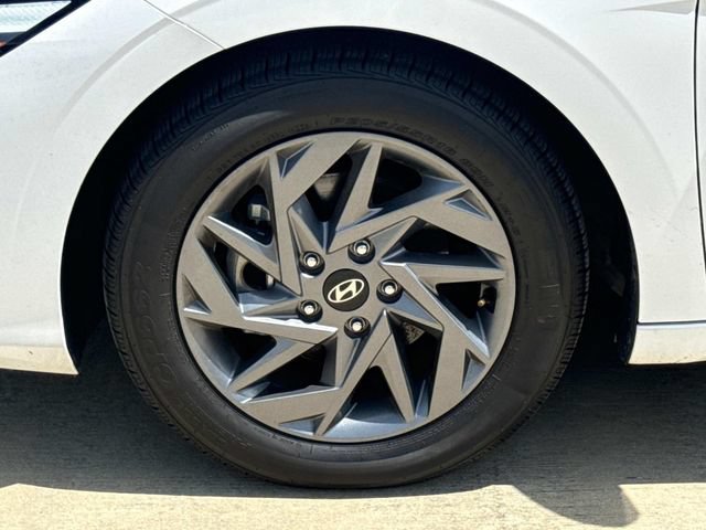 Used 2024 Hyundai Elantra SEL FWD image 5