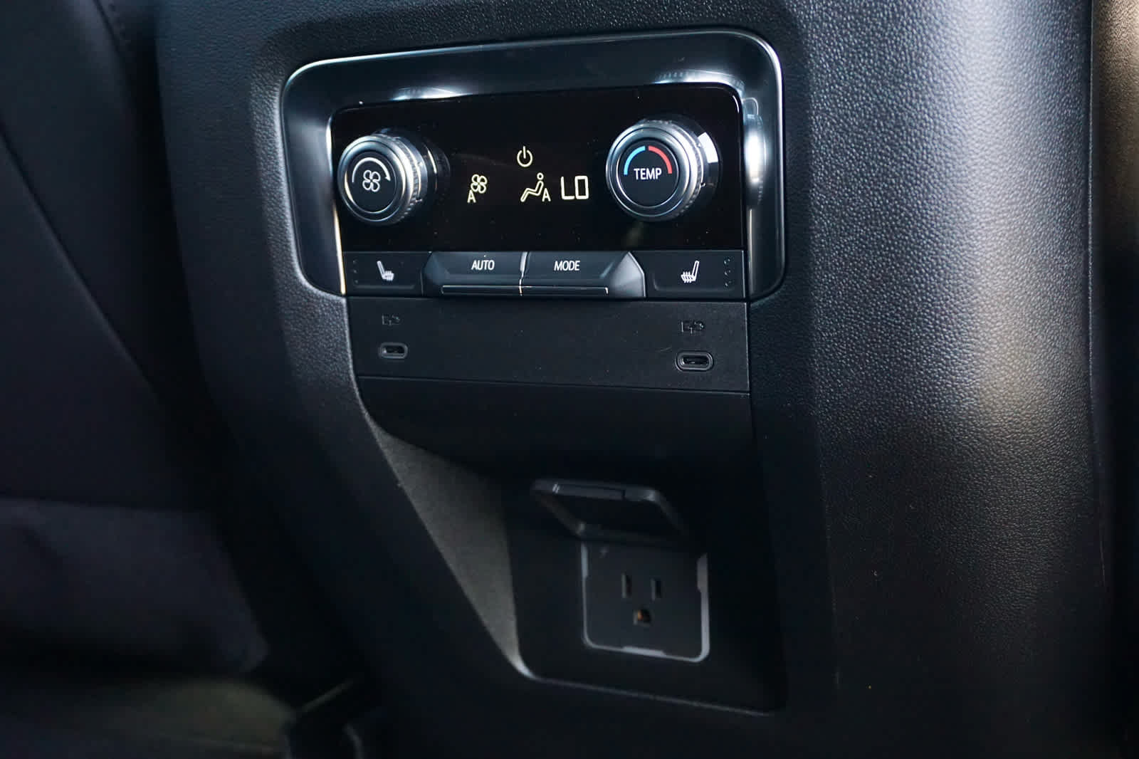 New 2027 GMC Yukon Elevation w/ Technology Package AWD/4WD image 33