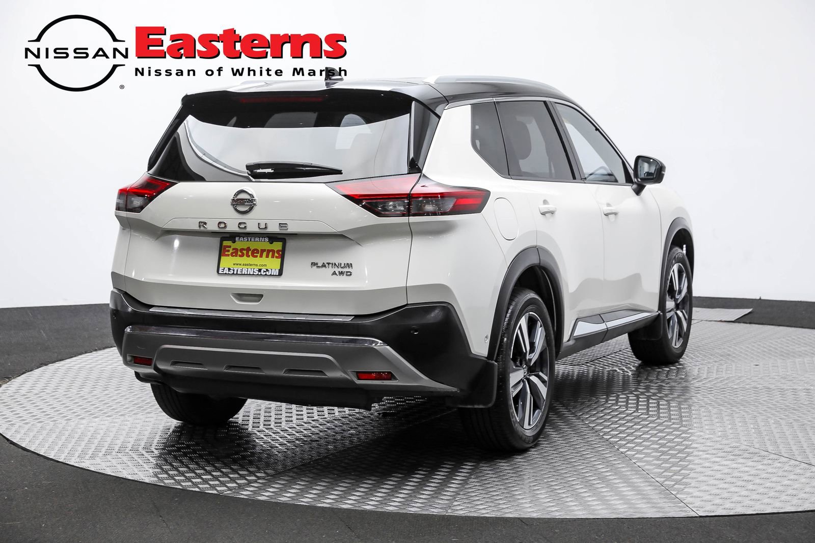 Used 2021 Nissan Rogue Platinum image 6