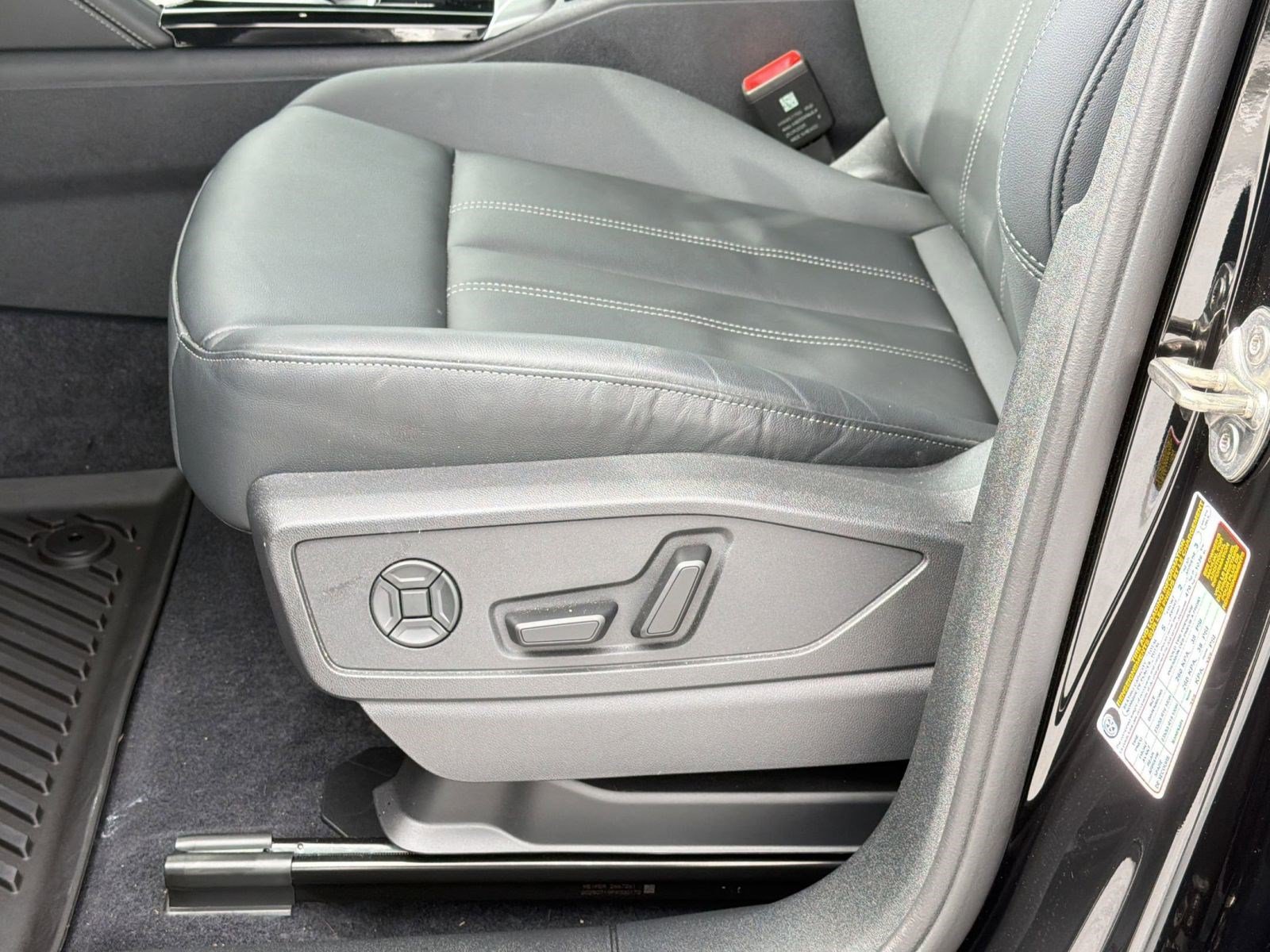 Used 2025 Audi Q5 Premium w/ Convenience Package AWD/4WD image 14