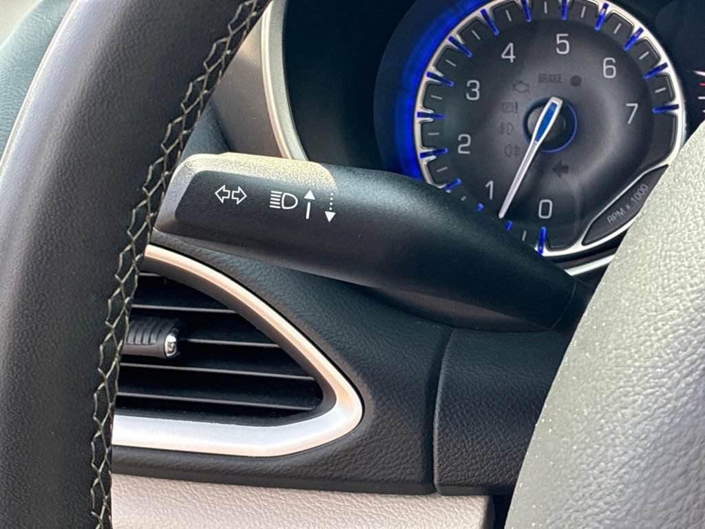 Used 2024 Chrysler Pacifica Touring-L FWD image 28