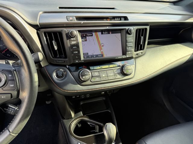Used 2018 Toyota RAV4 SE w/ Power Extra Value Package FWD image 16
