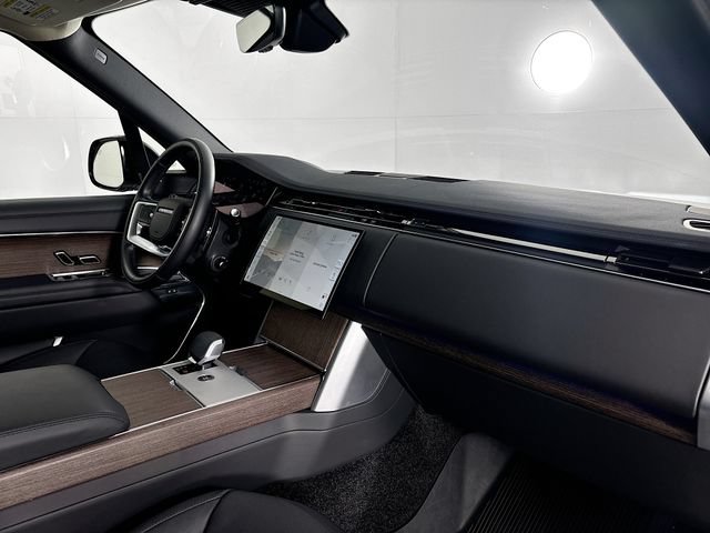 New 2025 Land Rover Range Rover Long Wheelbase SE AWD/4WD image 28