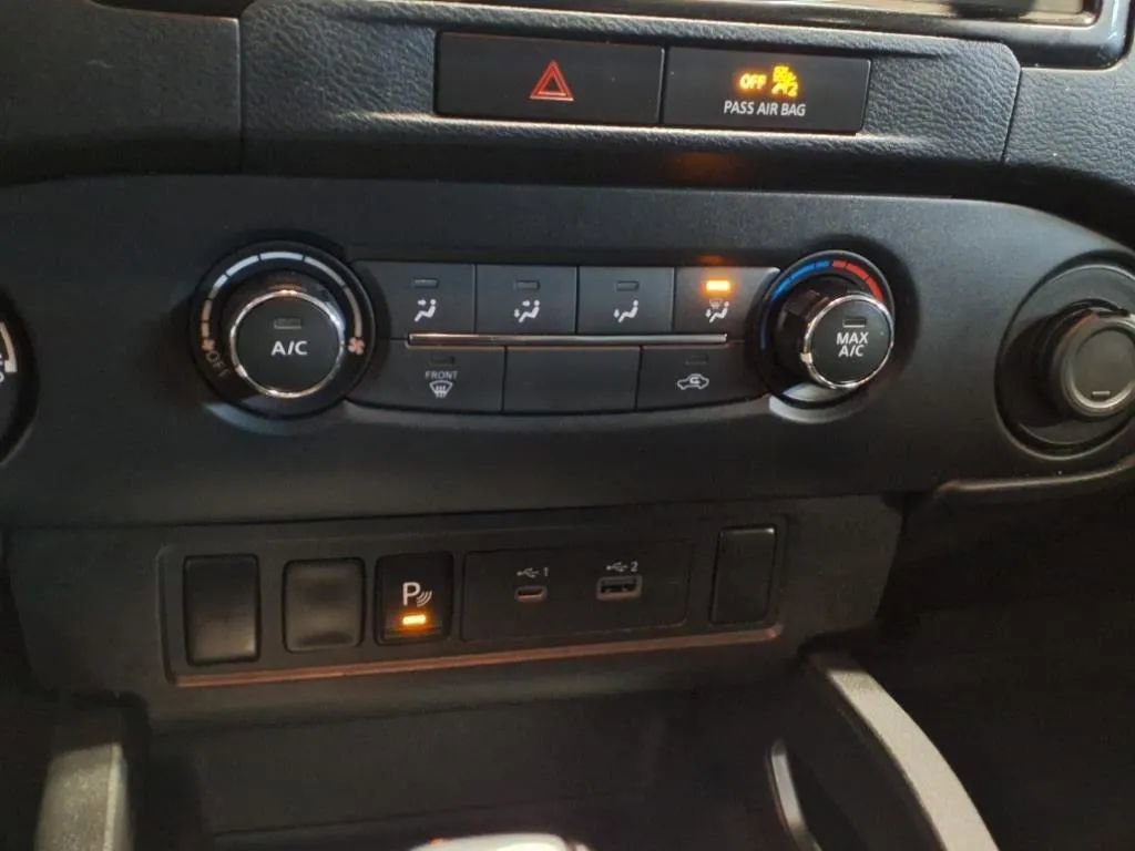 Used 2022 Nissan Frontier SV w/ Technology Package image 23