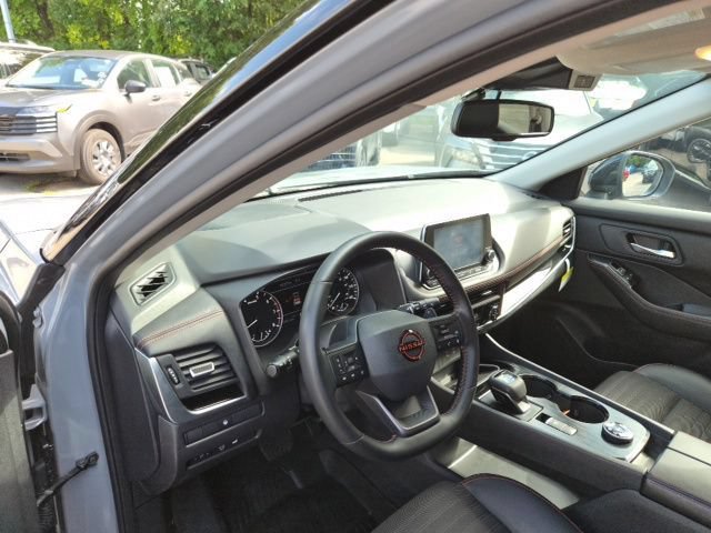 Used 2025 Nissan Rogue SV w/ Rock Creek Premium Package AWD/4WD image 16