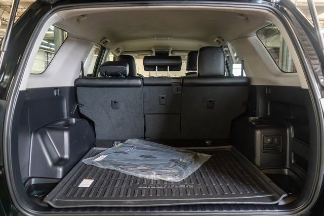 Used 2019 Toyota 4Runner TRD Off-Road Premium AWD/4WD image 11