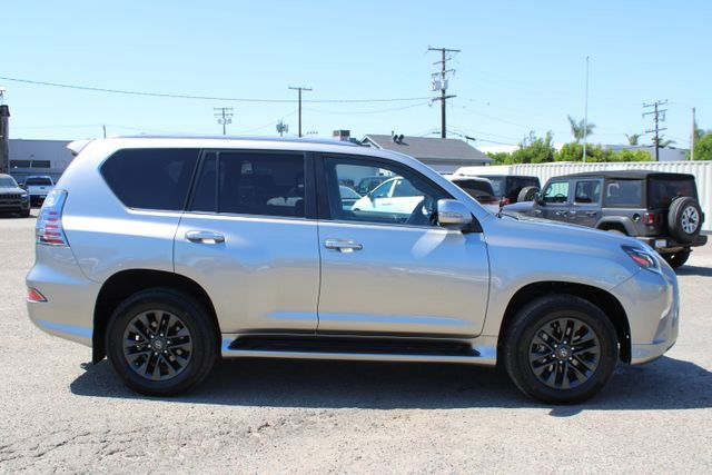 Used 2023 Lexus GX 460 Premium w/ Premium Package image 3