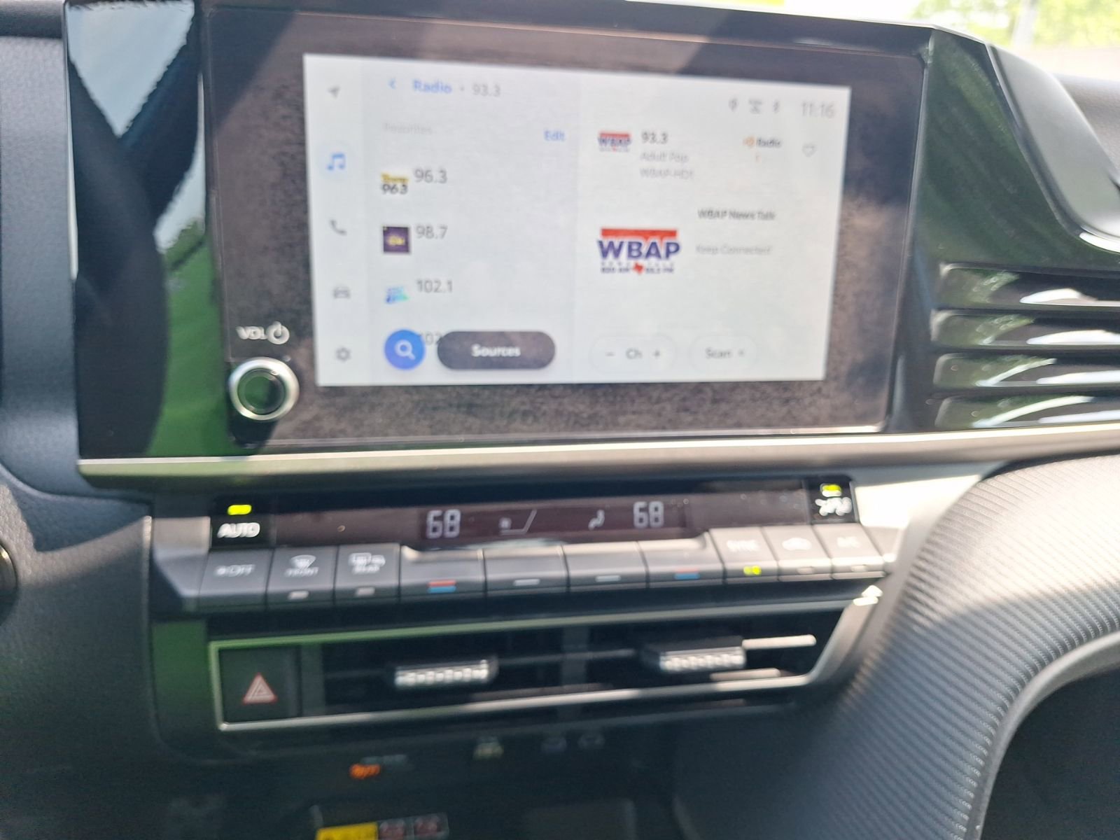 Used 2025 Toyota Camry SE w/ Convenience Package FWD image 26