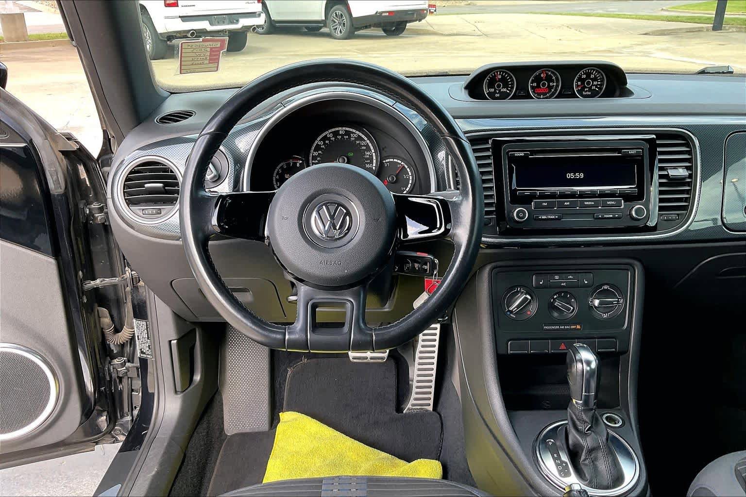 Used 2013 Volkswagen Beetle 2.0T FWD image 6