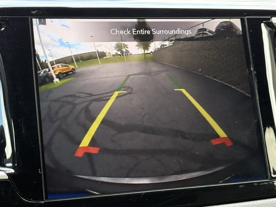 Used 2020 Chrysler Pacifica Touring-L Plus image 30