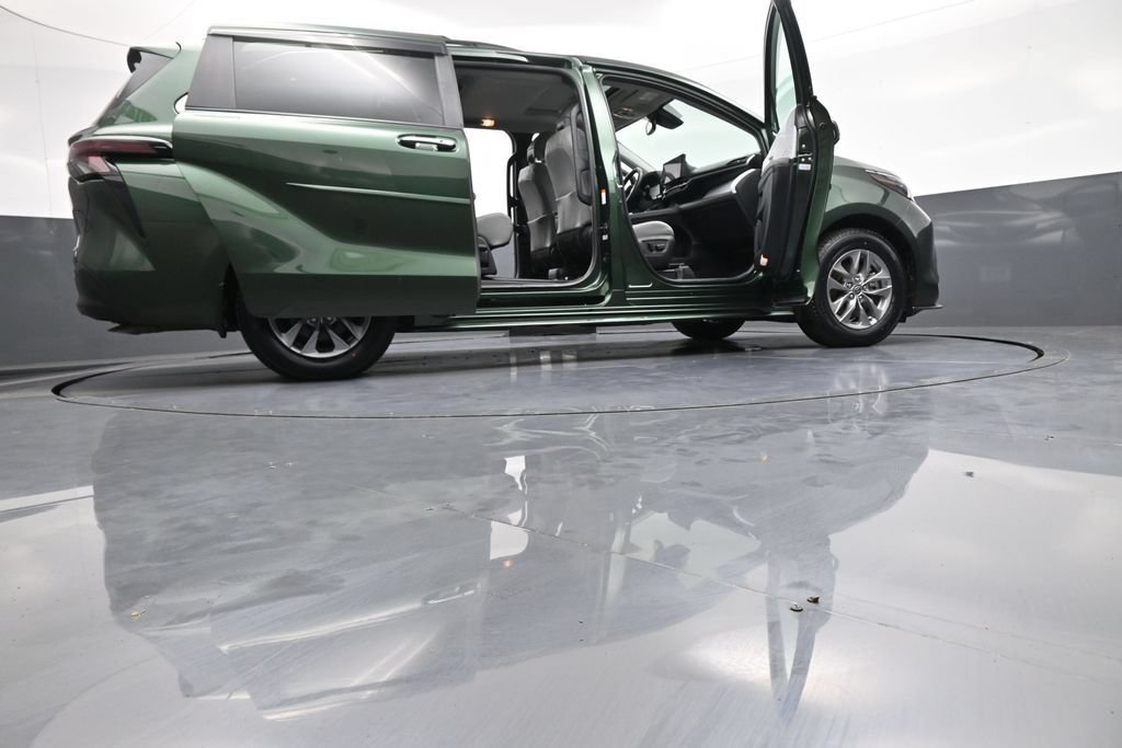 Certified 2025 Toyota Sienna XLE w/ XLE Plus Package AWD/4WD image 50