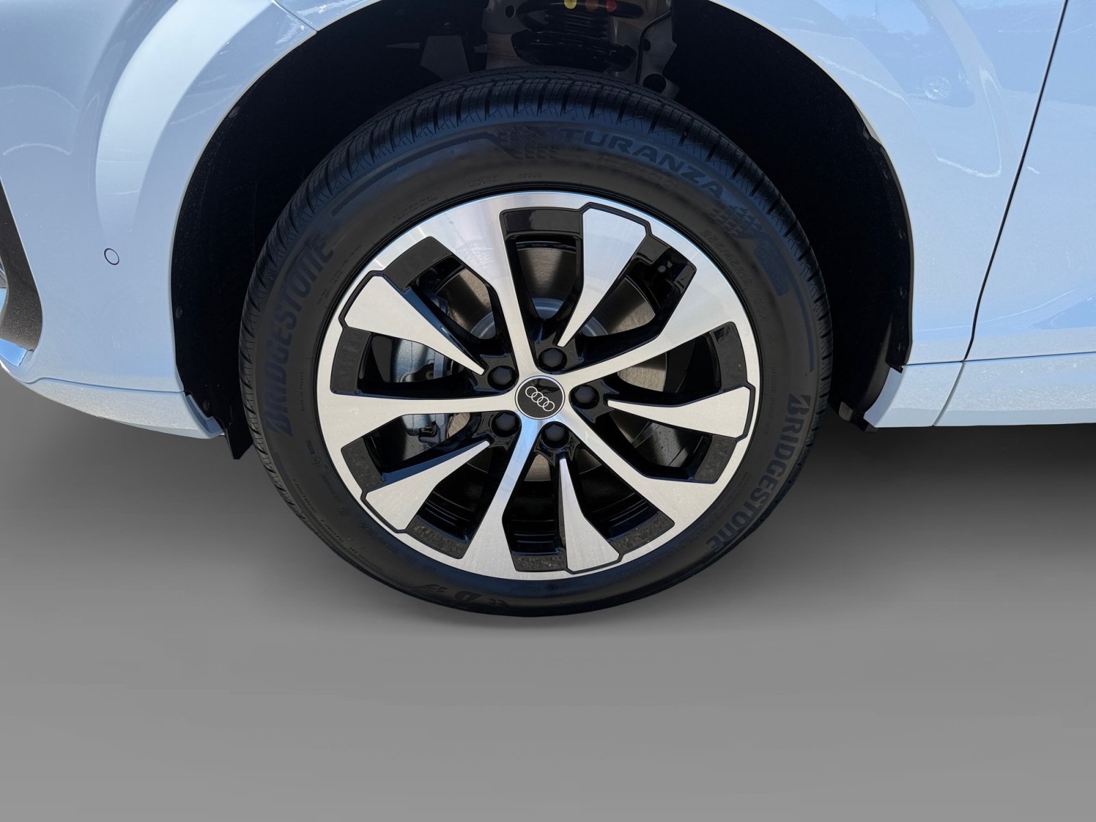 New 2026 Audi Q3 quattro 2.0T AWD/4WD image 9