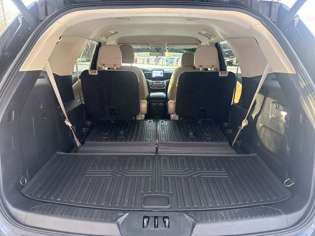 Used 2022 Ford Explorer XLT w/ Equipment Group 202A image 34