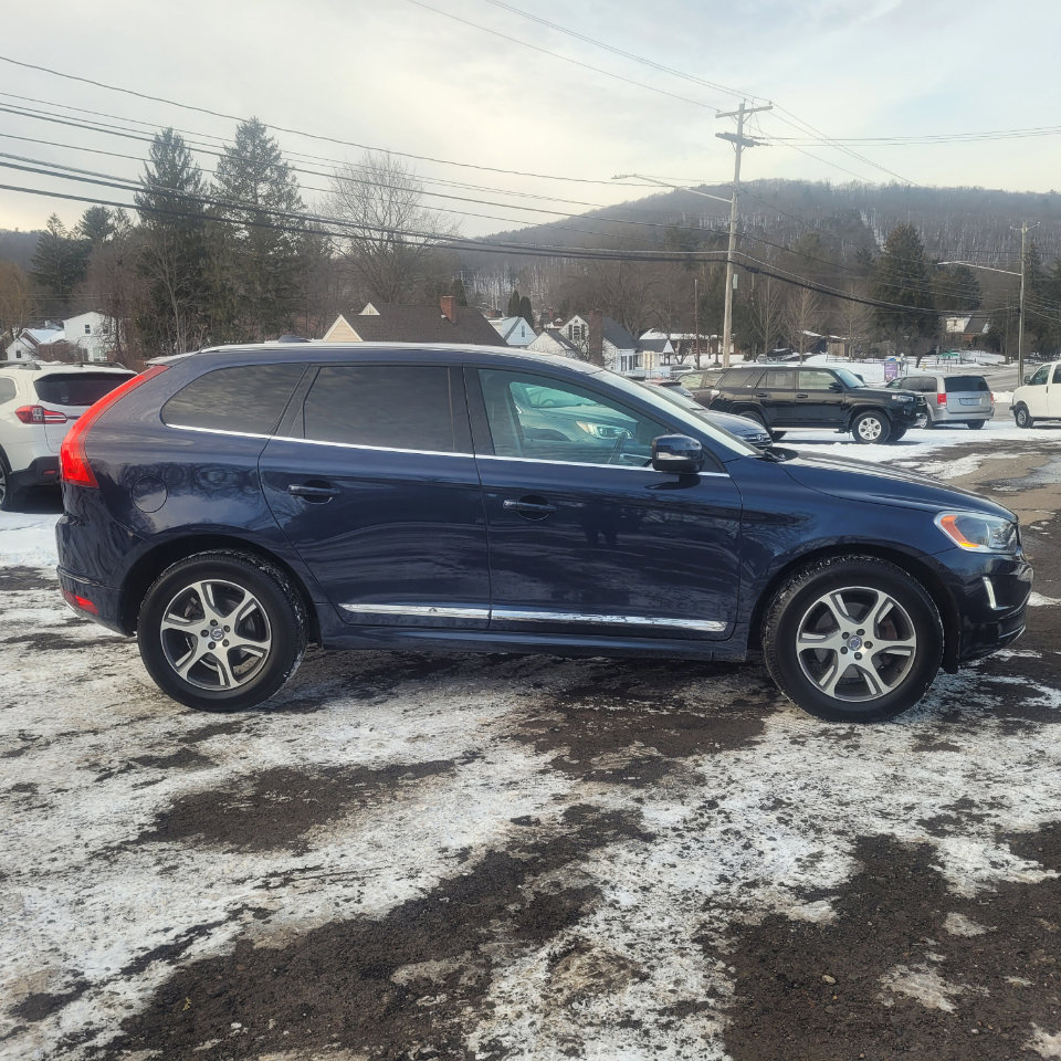 Used 2015 Volvo XC60 T6 Platinum w/ Climate Package image 9