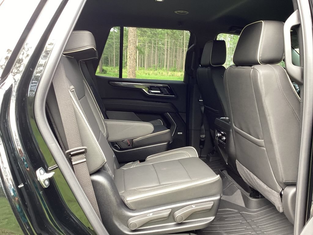 New 2026 GMC Yukon Elevation w/ LPO, Elevation Black Package RWD image 19
