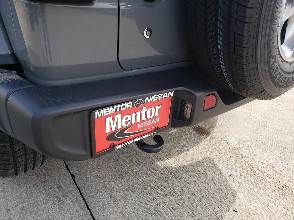 Used 2018 Jeep Wrangler Unlimited Sahara w/ Cold Weather Group image 12