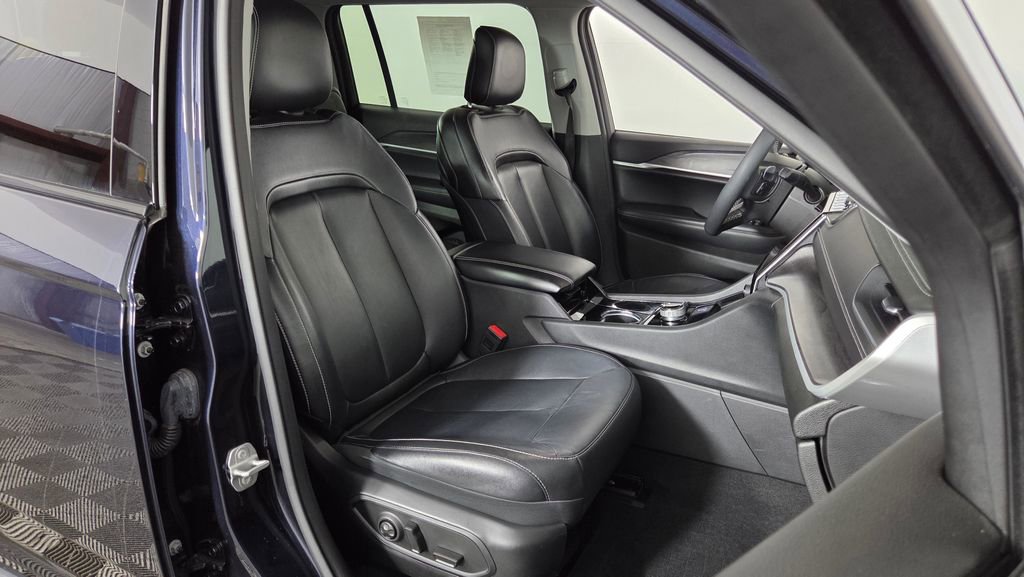 New 2023 Jeep Grand Cherokee L Limited AWD/4WD image 39