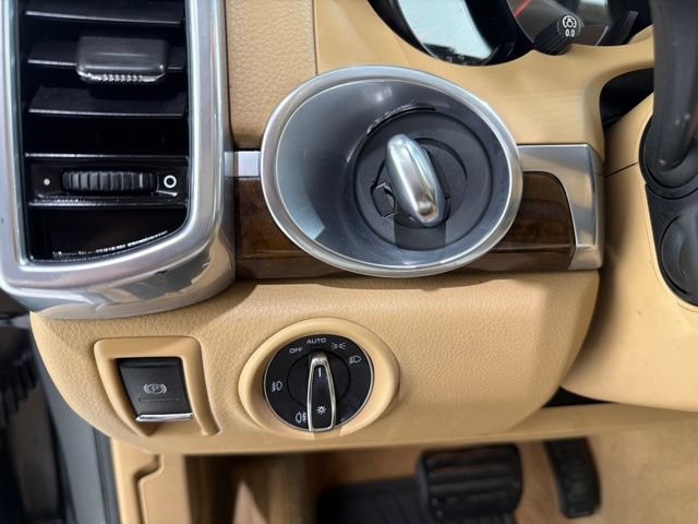 Used 2014 Porsche Cayenne Diesel AWD/4WD image 12