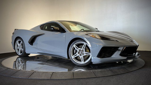 Used 2024 Chevrolet Corvette Stingray Premium Cpe w/ Z51 Performance Package RWD image 2