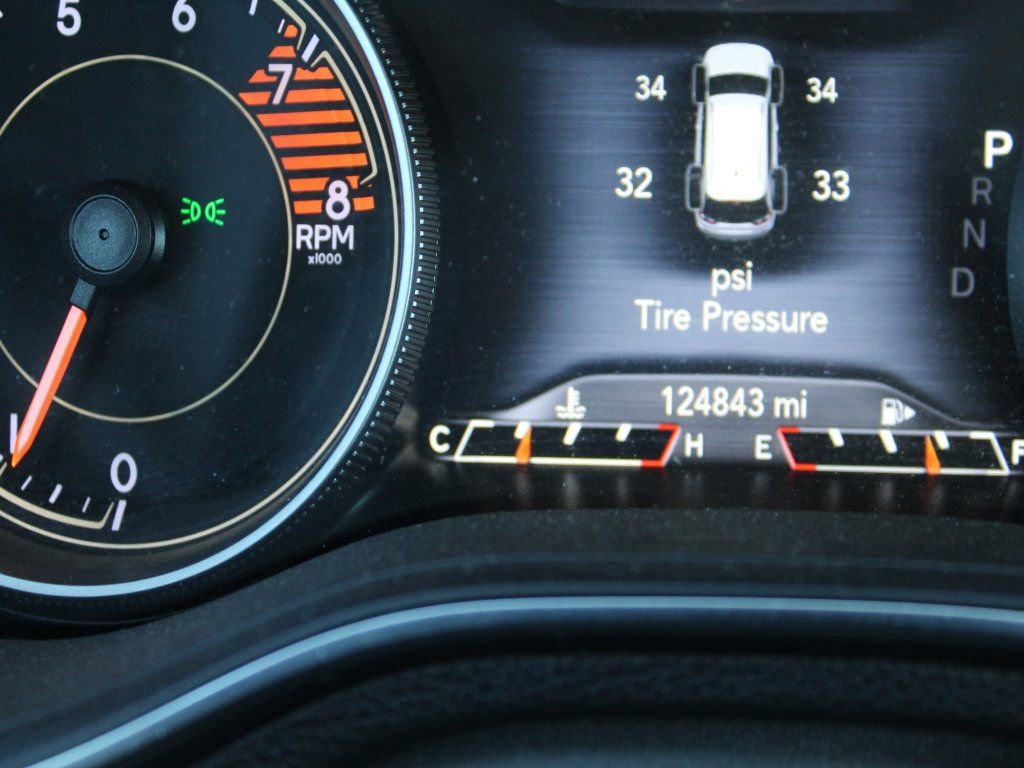 Used 2020 Jeep Cherokee Limited image 17