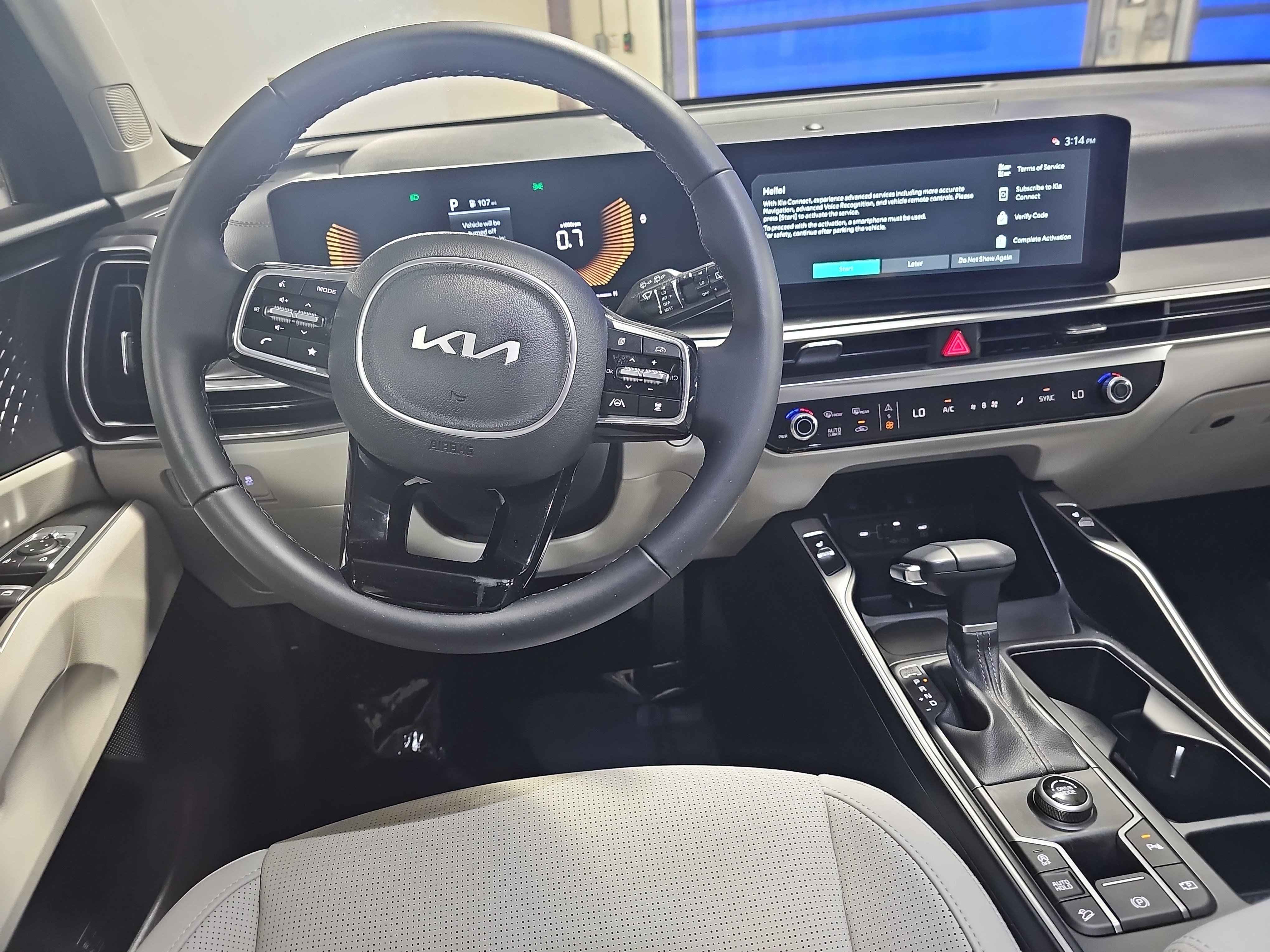 Used 2025 Kia Sorento EX w/ Panoramic Sunroof Package FWD image 16