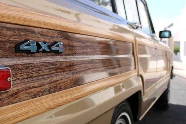 Used 1990 Jeep Grand Wagoneer image 42