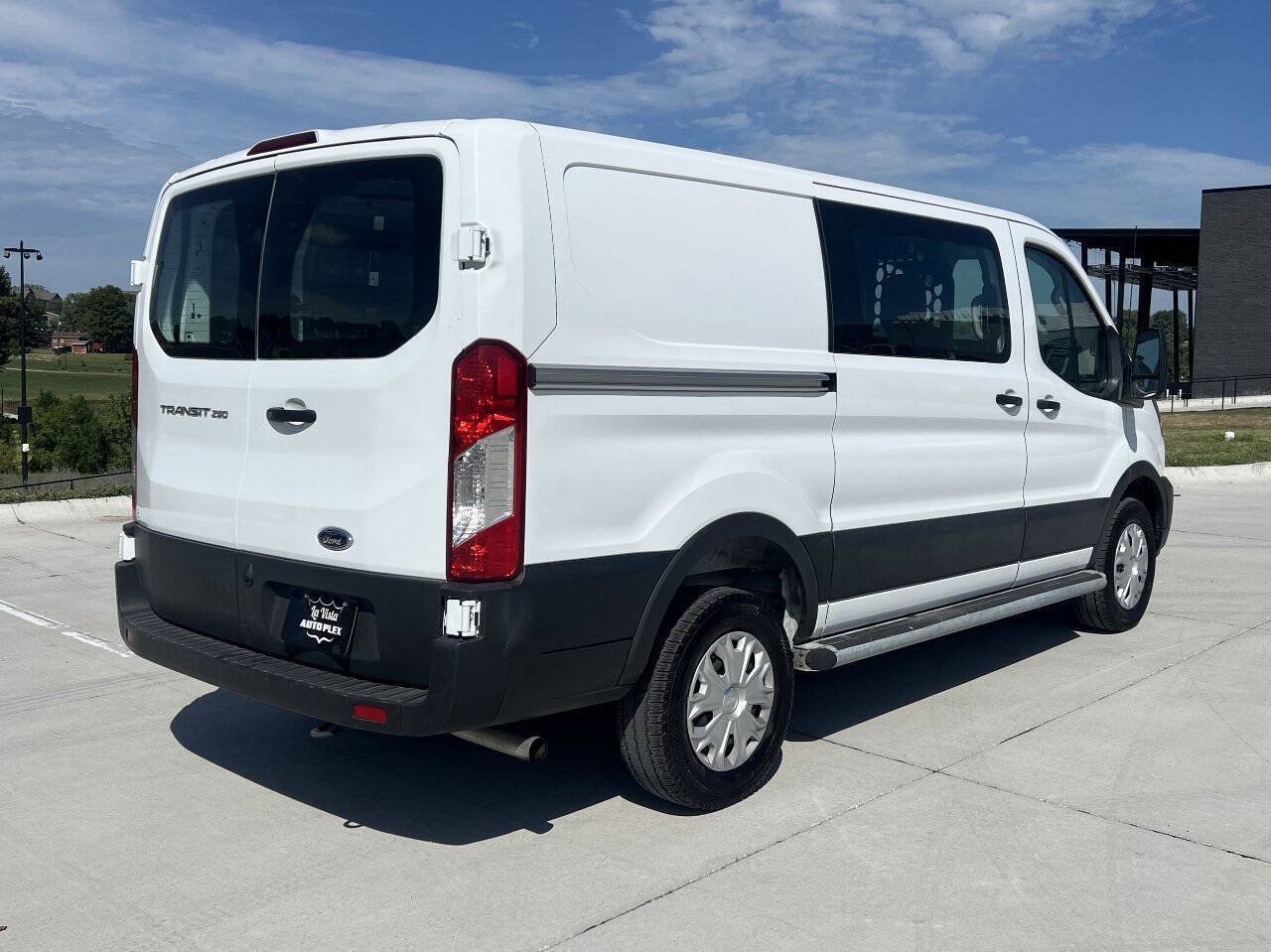 Used 2025 Ford Transit 250 Low Roof w/ Exterior Upgrade Package RWD image 4