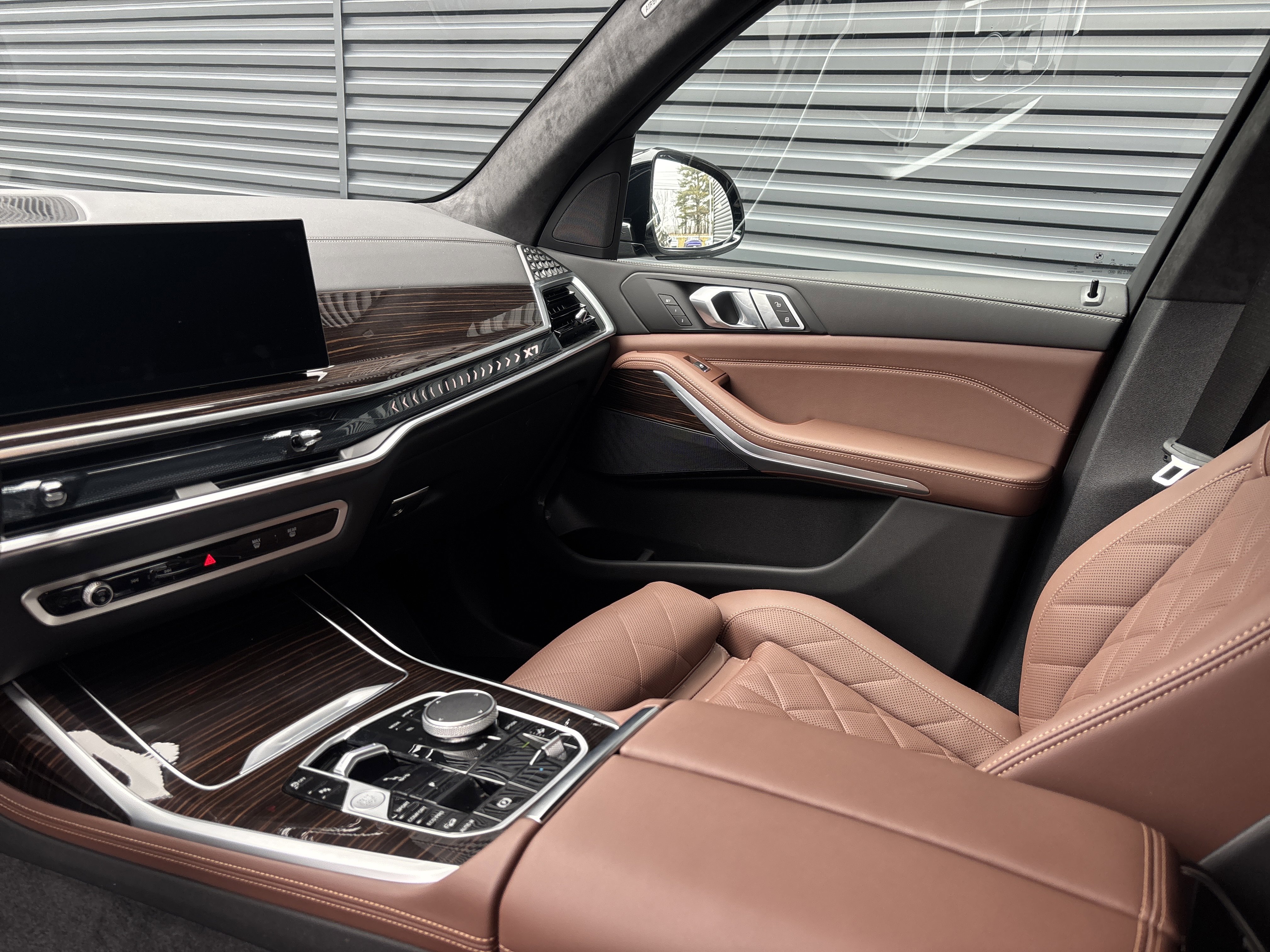 Used 2026 BMW X7 xDrive40i w/ M Sport Package image 11