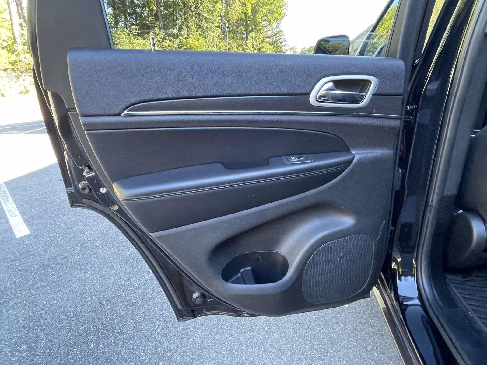Used 2018 Jeep Grand Cherokee Limited AWD/4WD image 15