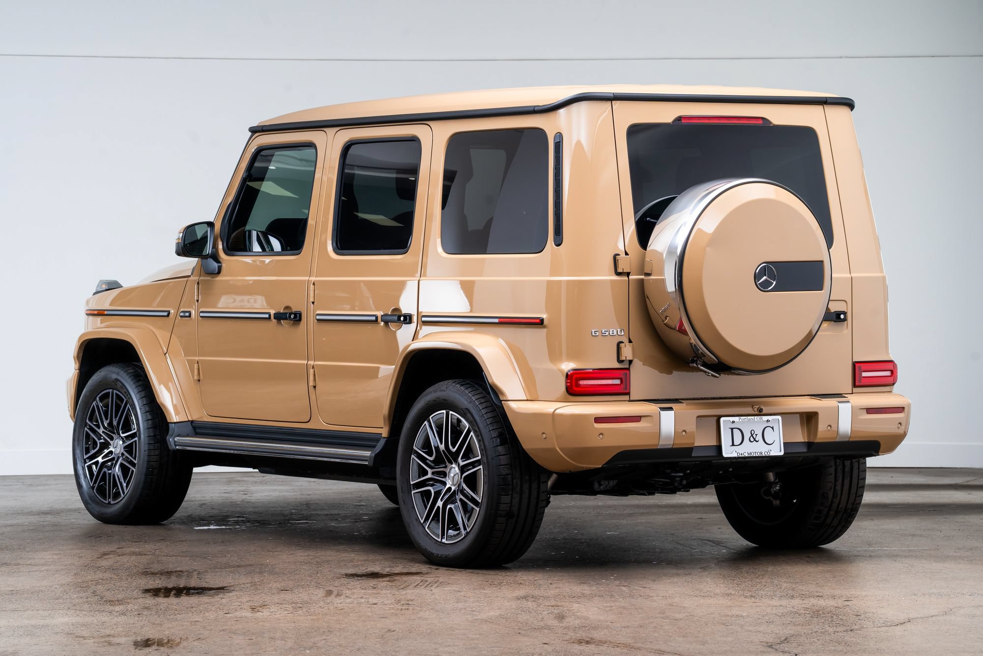 Used 2025 Mercedes-Benz G 580 w/ EQ Technology image 5