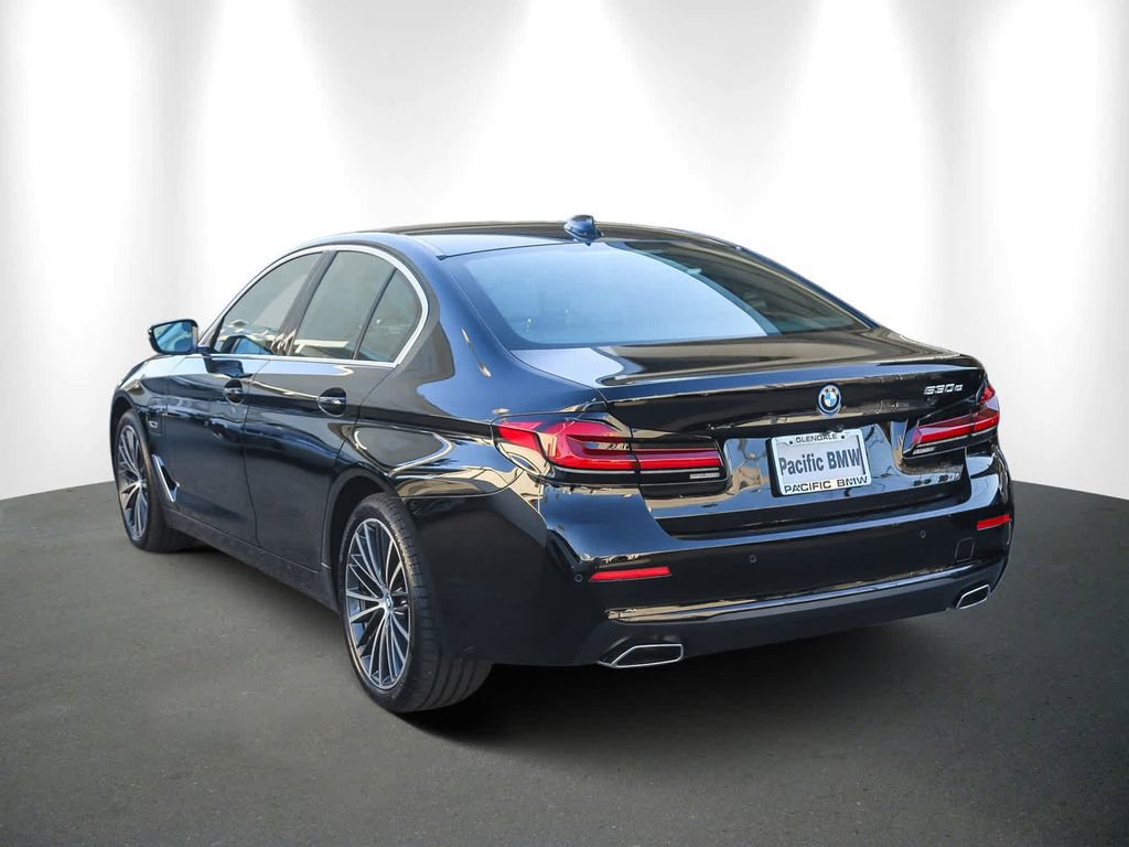 Certified 2023 BMW 530e w/ Convenience Package image 4