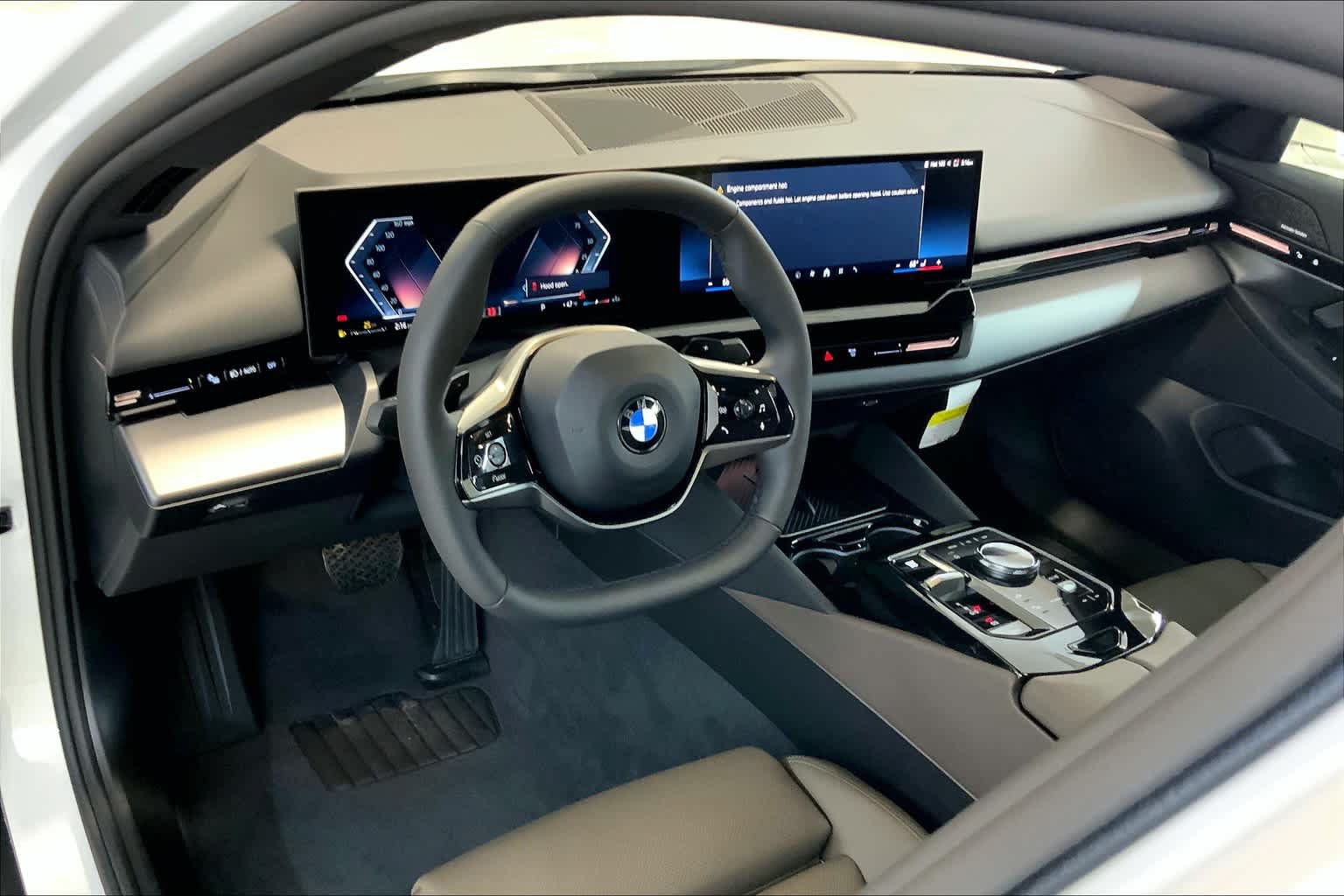 New 2024 BMW 530i xDrive w/ M Sport Package AWD/4WD image 8