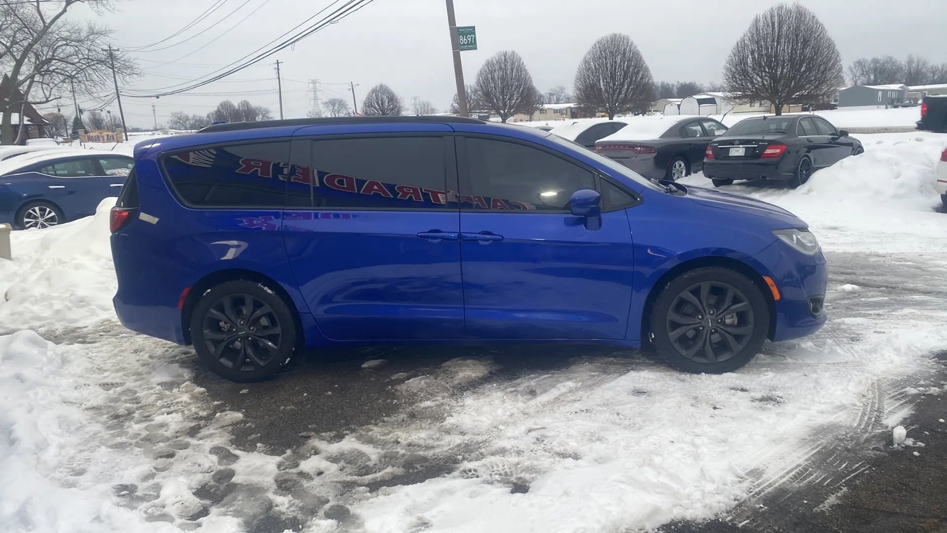 Used 2020 Chrysler Pacifica Touring-L Plus FWD image 5