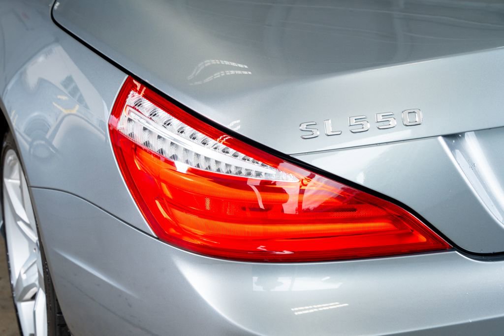Used 2014 Mercedes-Benz SL 550 image 18