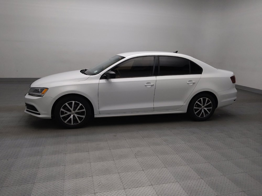 Used 2016 Volkswagen Jetta SE image 2