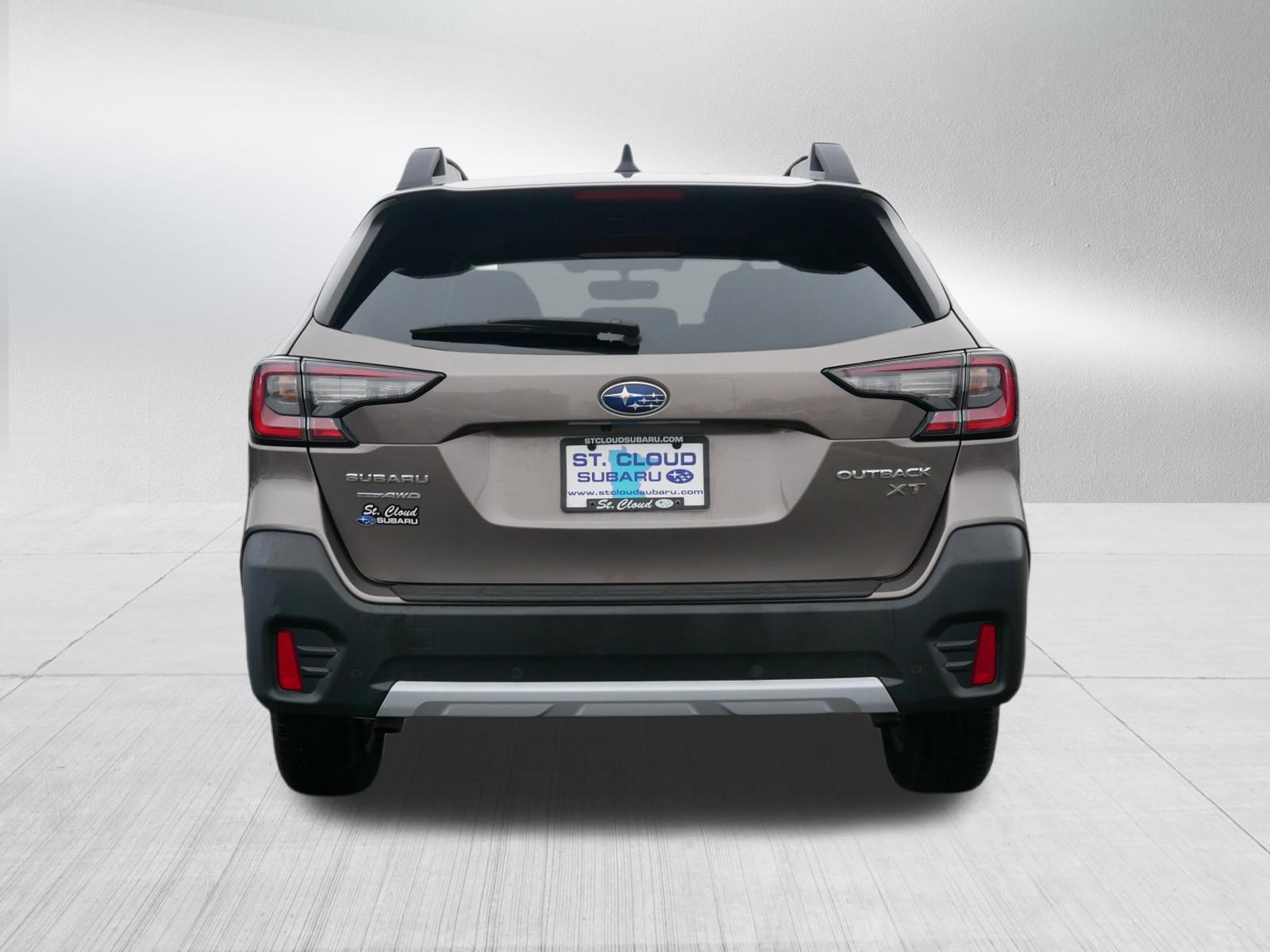 Used 2022 Subaru Outback Limited XT image 6