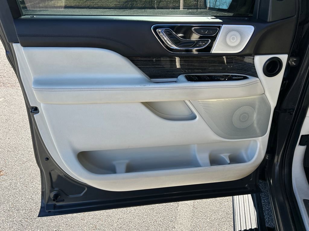 Used 2022 Lincoln Navigator L Black Label image 12