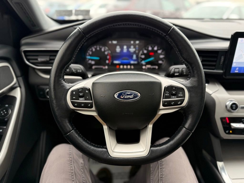 Used 2022 Ford Explorer XLT w/ Equipment Group 202A image 16