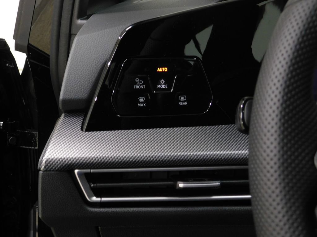 Used 2026 Volkswagen Golf image 49