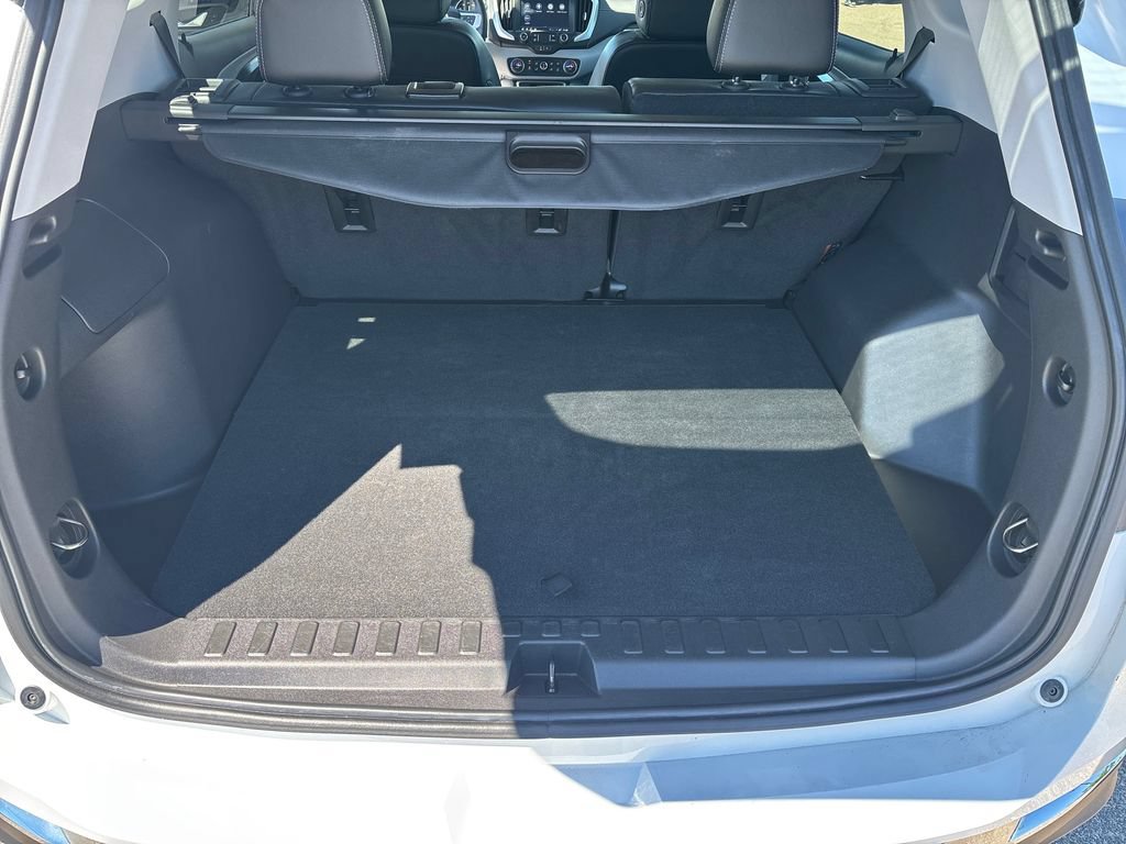 Used 2023 GMC Terrain SLT w/ Tech Package AWD/4WD image 29