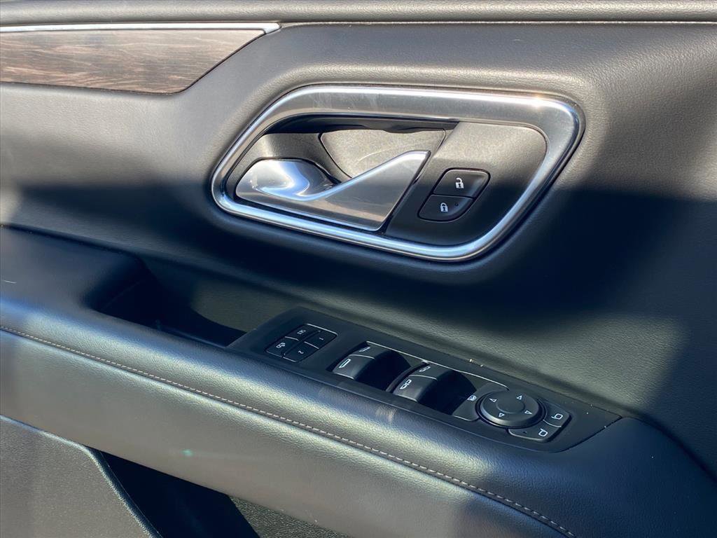 Used 2024 Chevrolet Suburban LT image 22